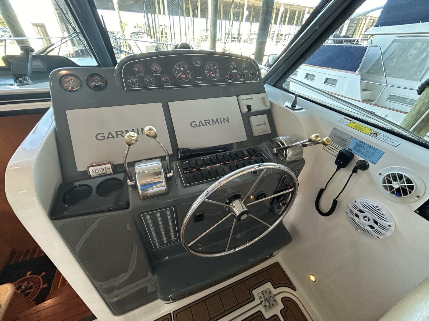 2002 Tiara Yachts 3800 Open — photo 22