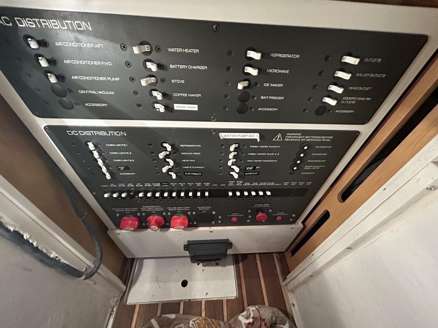 2002 Tiara Yachts 3800 Open — photo 16