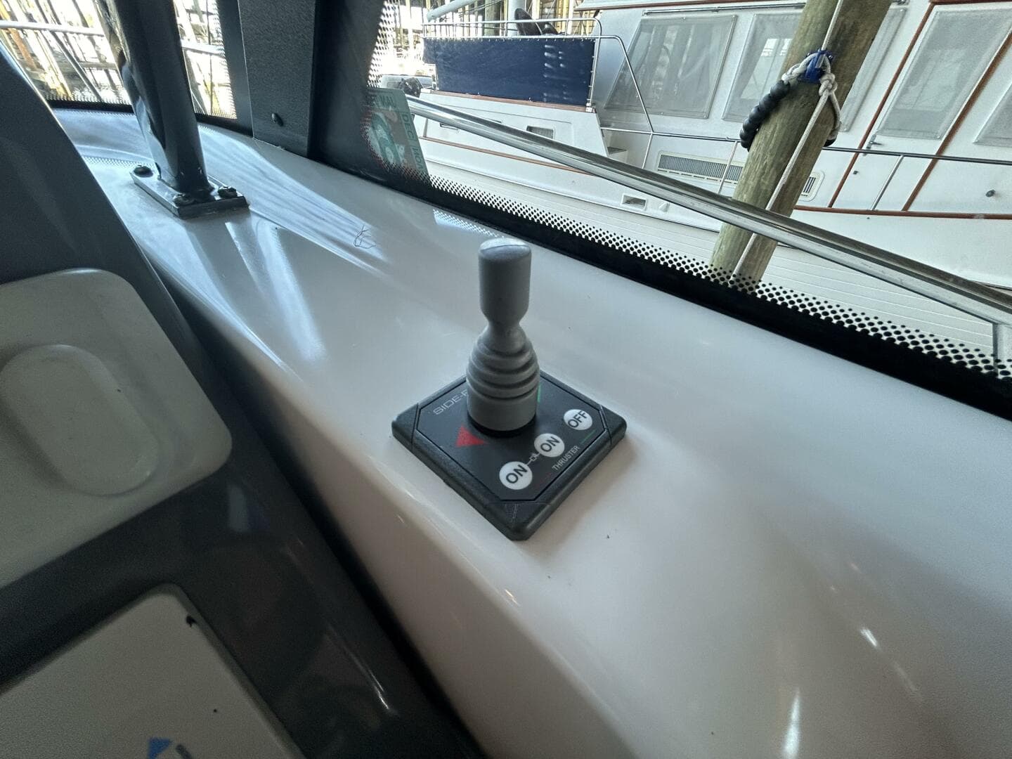 2002 Tiara Yachts 3800 Open — photo 27