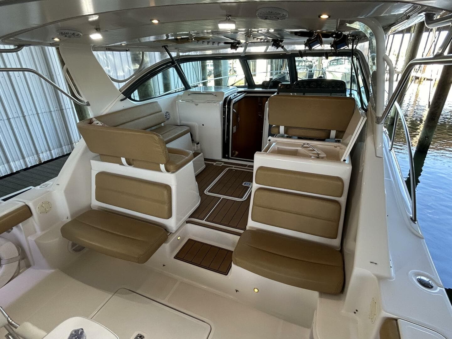 2002 Tiara Yachts 3800 Open — photo 32