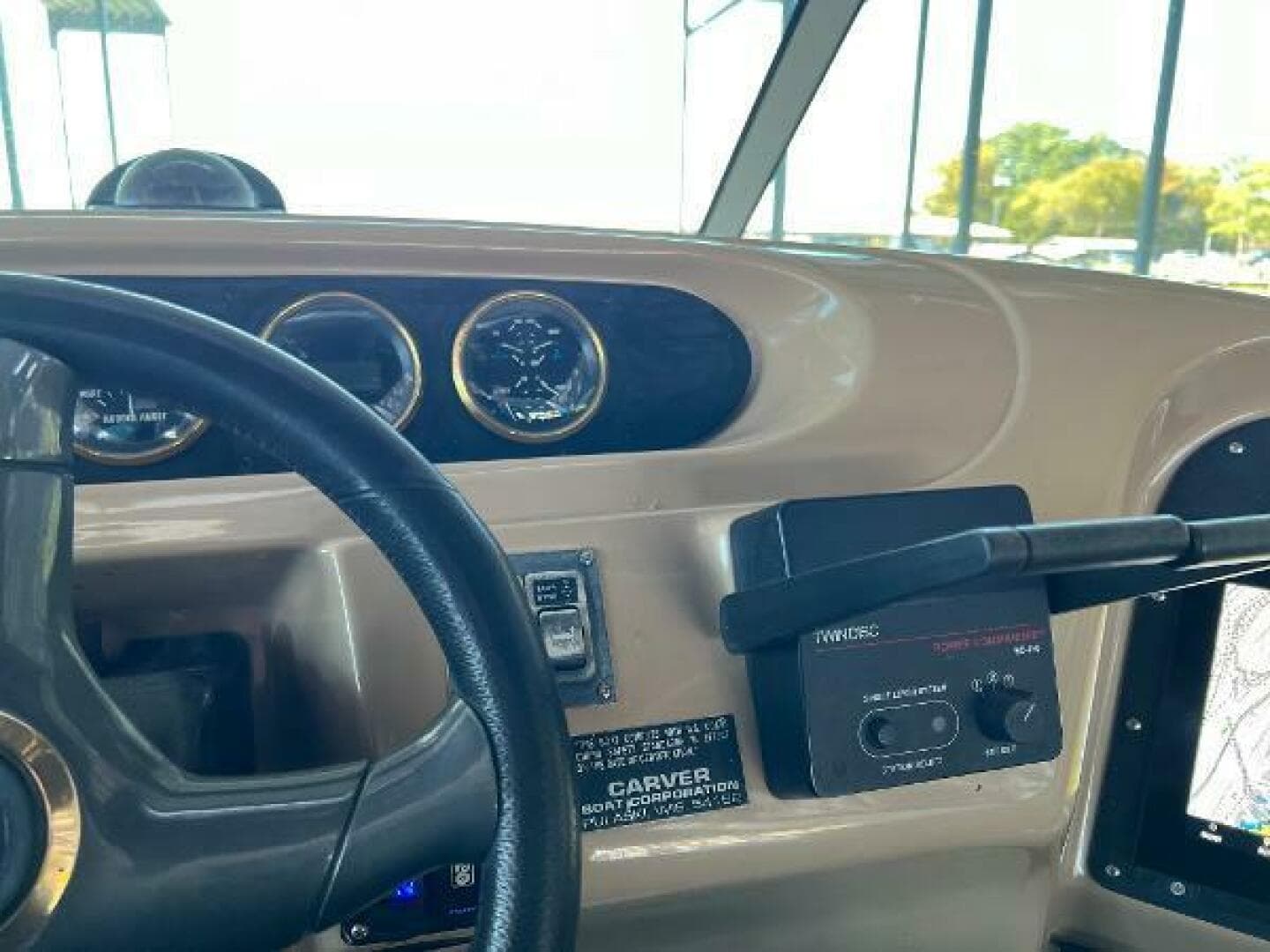 2001 Carver 450 Voyager Pilothouse — photo 21