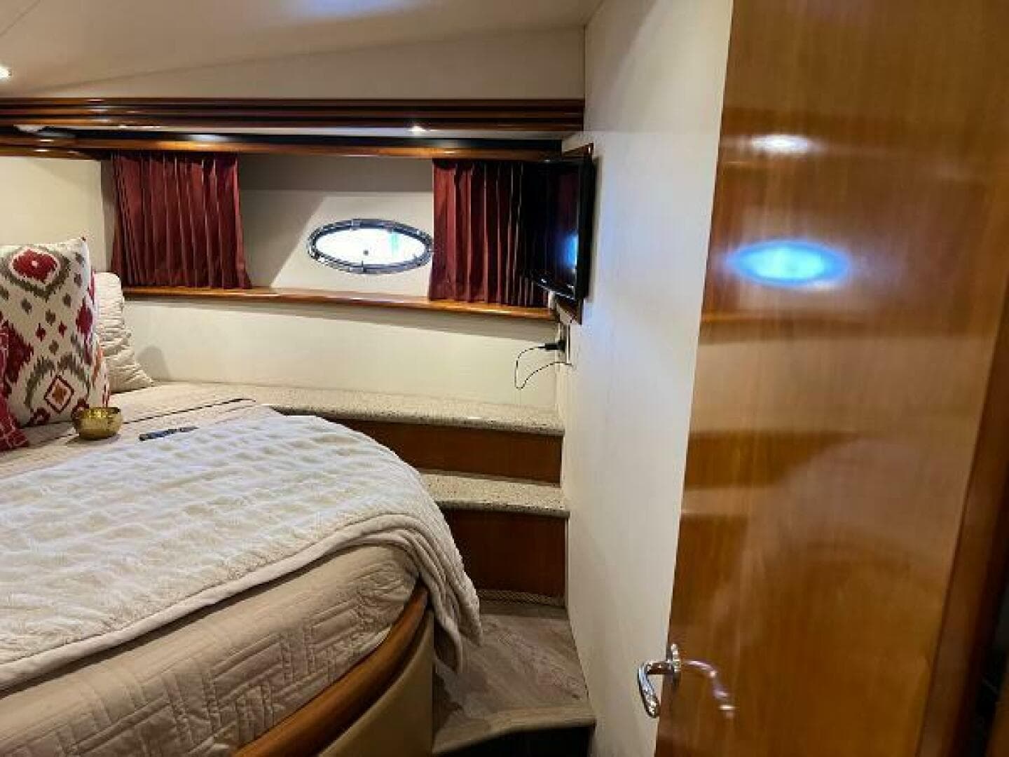 2001 Carver 450 Voyager Pilothouse — photo 54