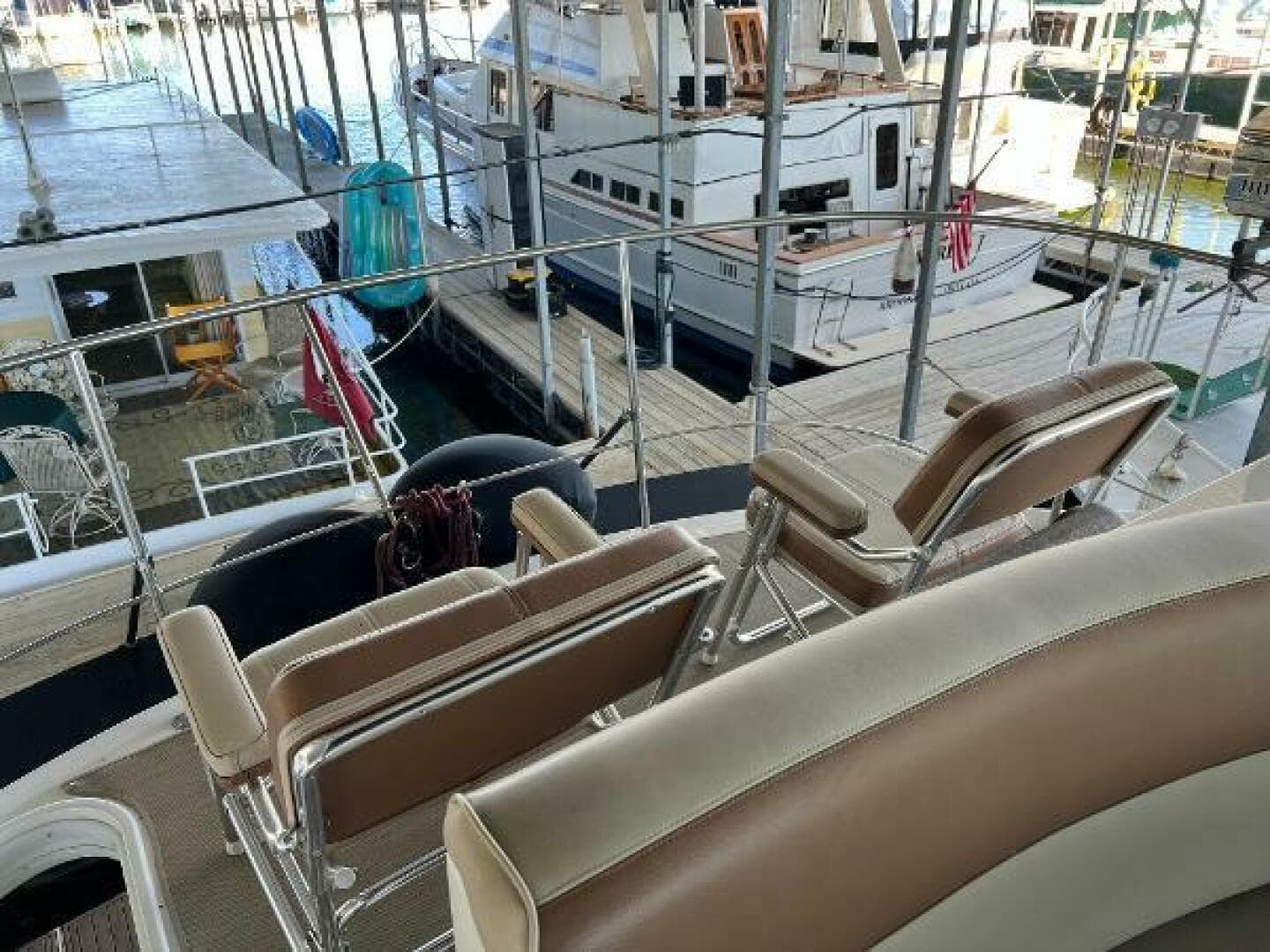 2001 Carver 450 Voyager Pilothouse — photo 26