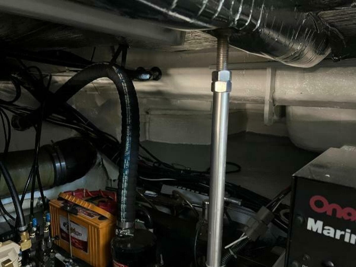 2001 Carver 450 Voyager Pilothouse — photo 40