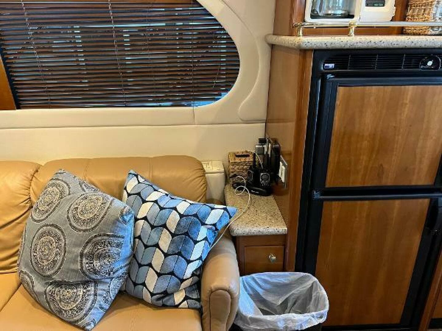 2001 Carver 450 Voyager Pilothouse — photo 78