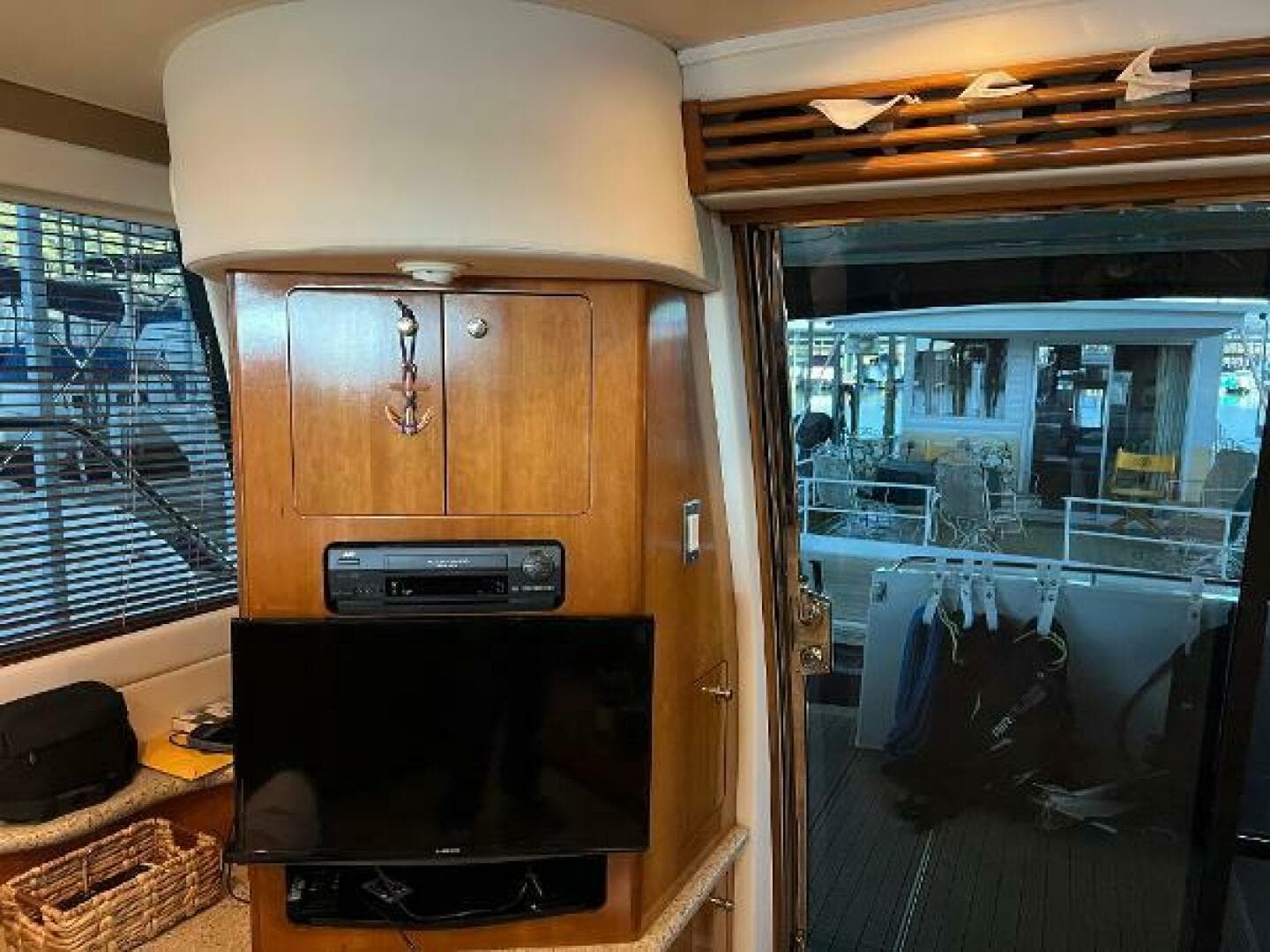 2001 Carver 450 Voyager Pilothouse — photo 72