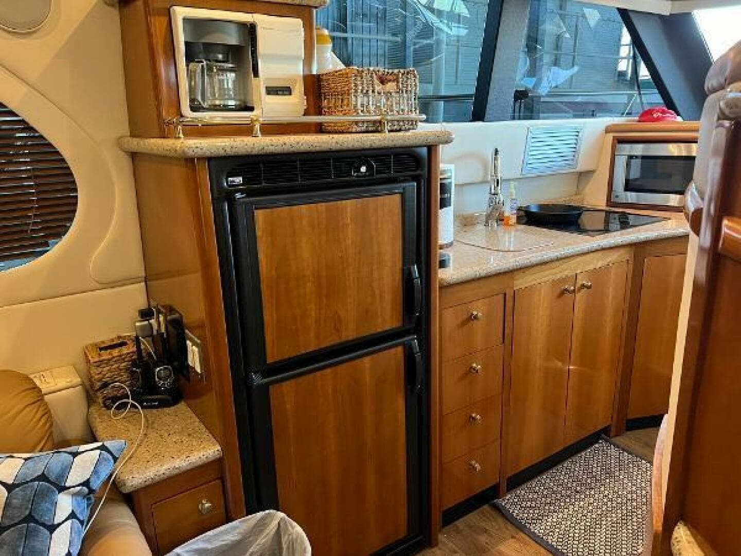 2001 Carver 450 Voyager Pilothouse — photo 79