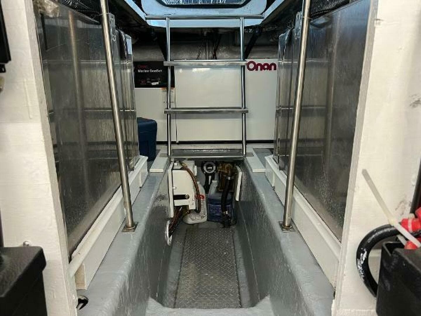 2001 Carver 450 Voyager Pilothouse — photo 31