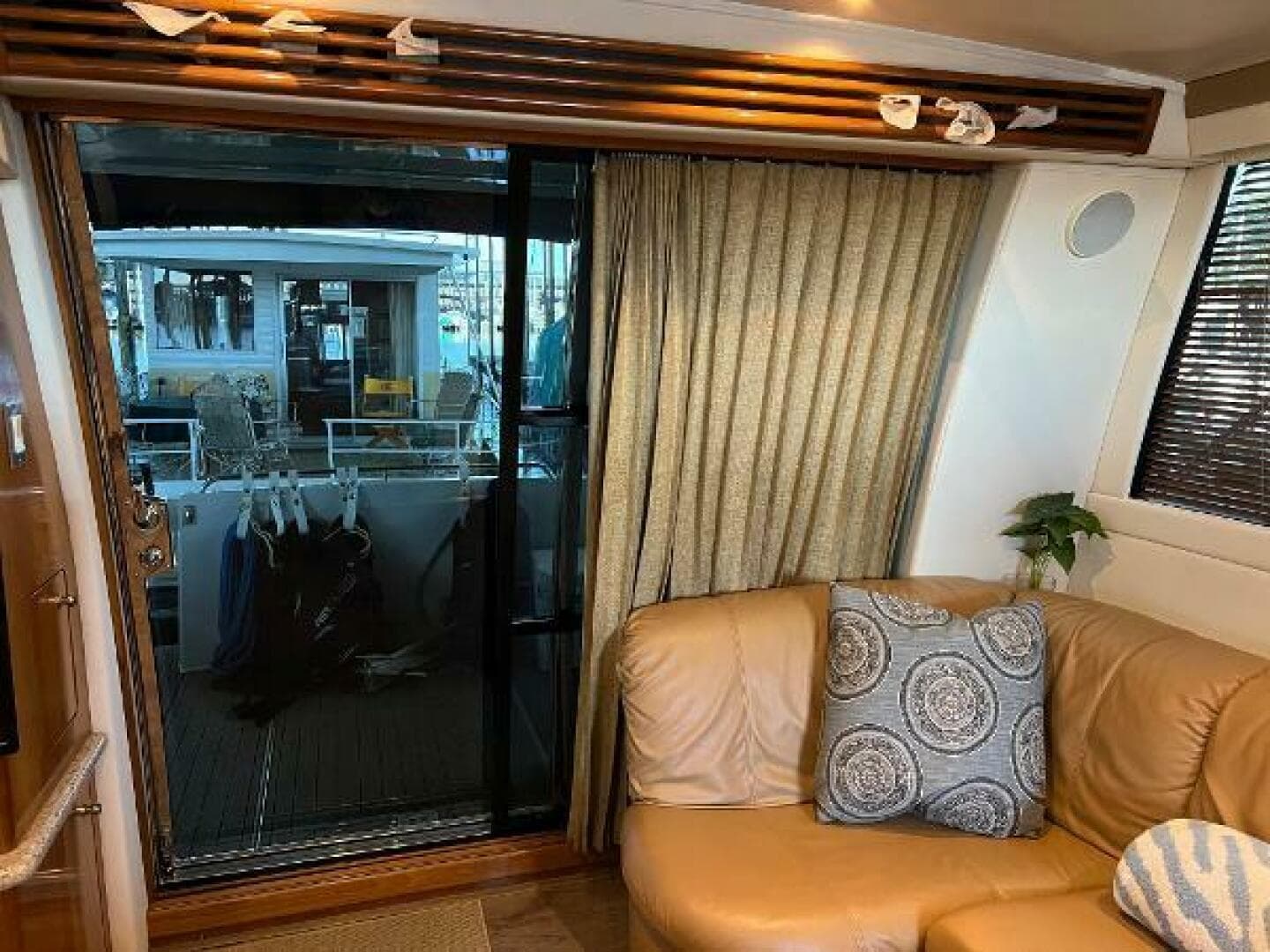 2001 Carver 450 Voyager Pilothouse — photo 73