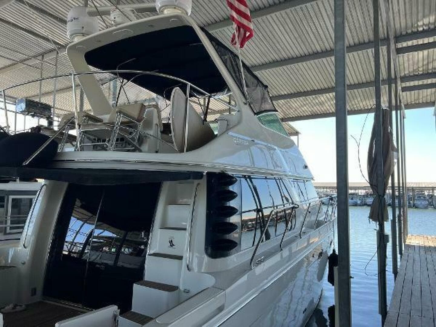 2001 Carver 450 Voyager Pilothouse — photo 15