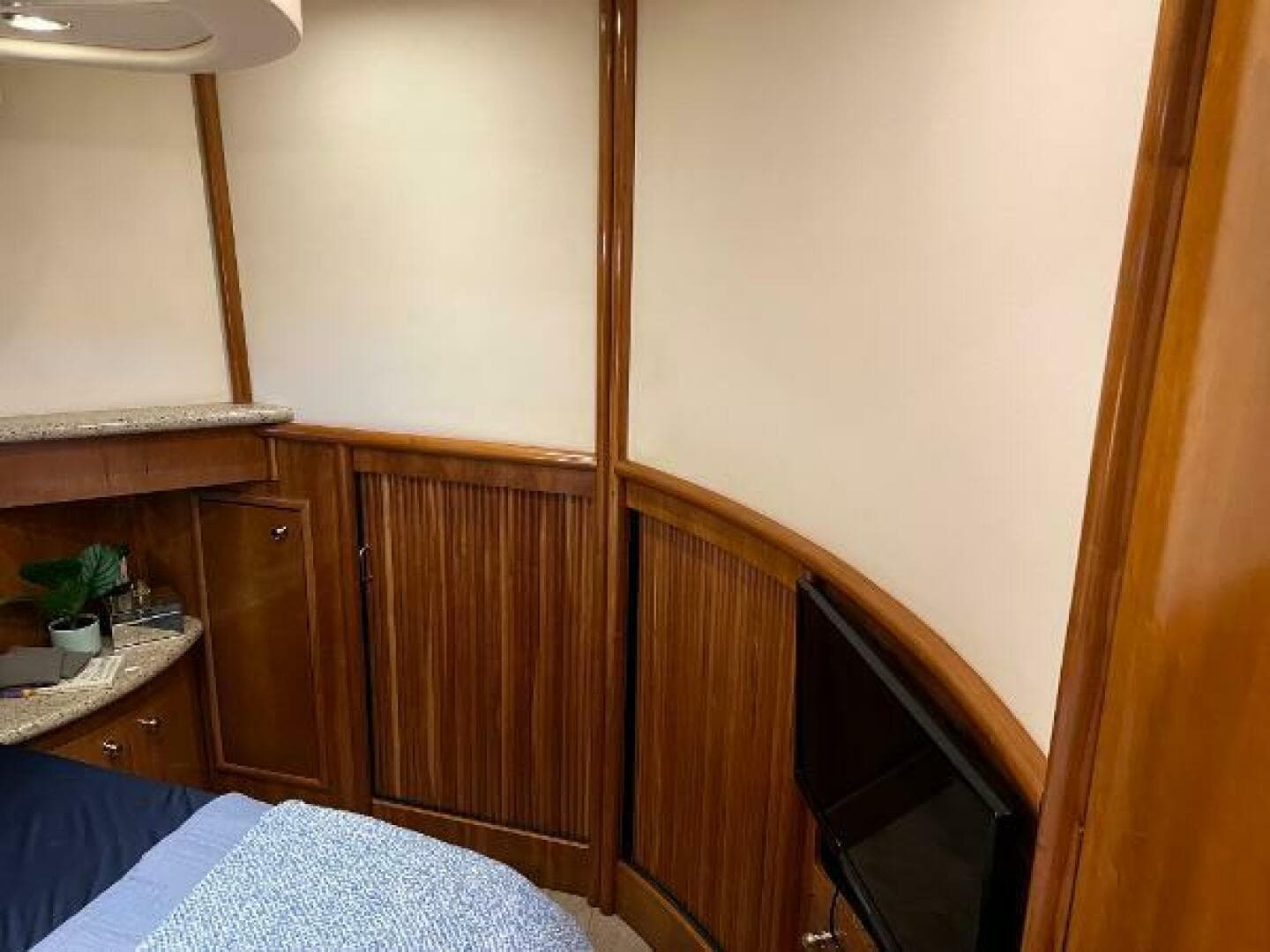 2001 Carver 450 Voyager Pilothouse — photo 59