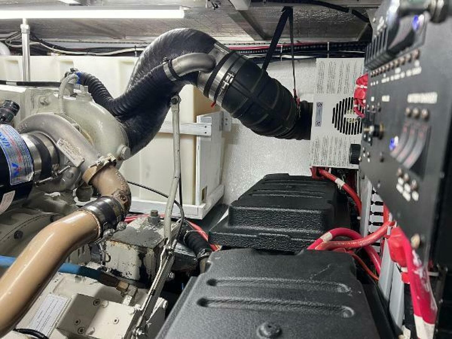 2001 Carver 450 Voyager Pilothouse — photo 35