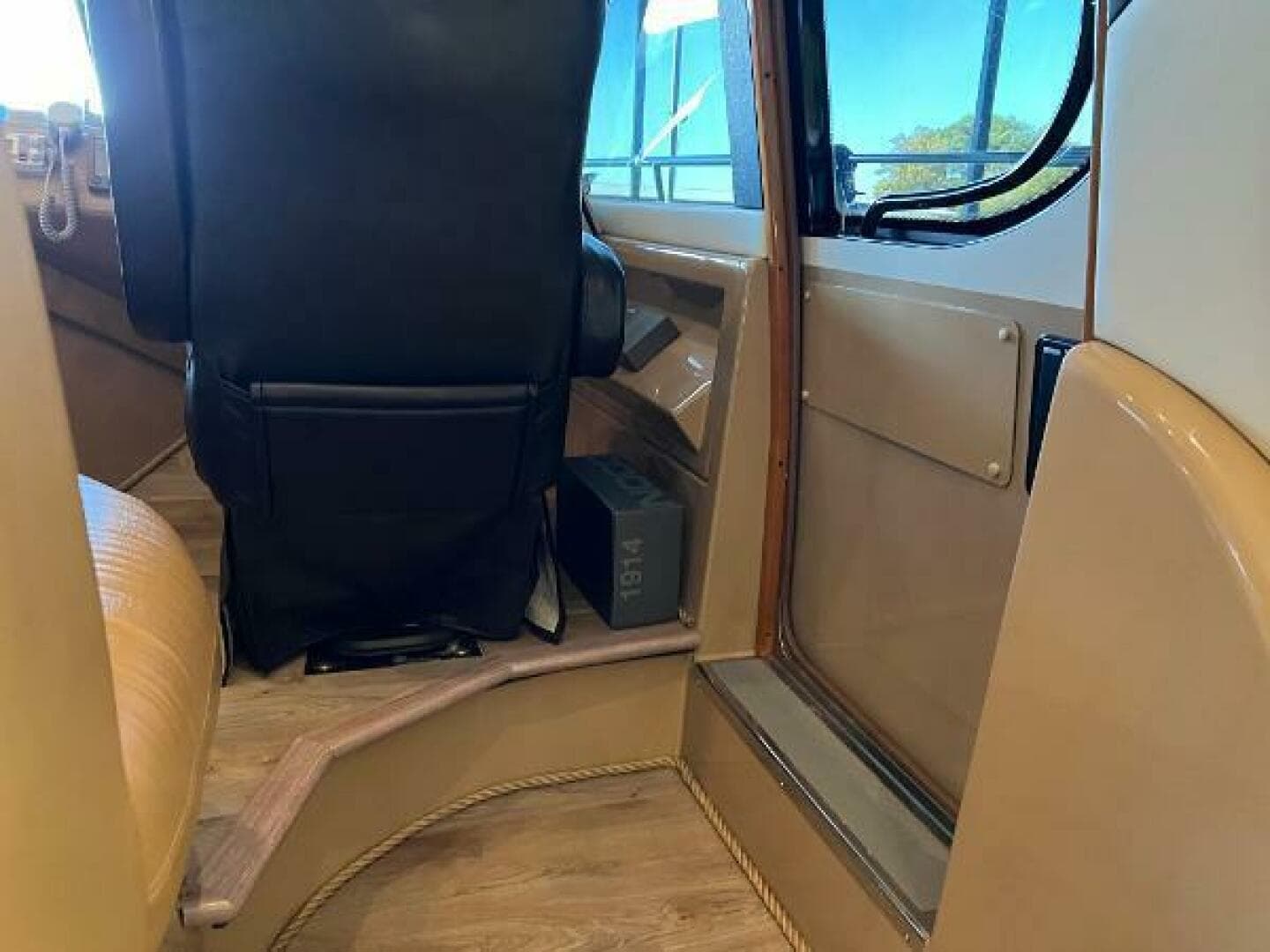 2001 Carver 450 Voyager Pilothouse — photo 74