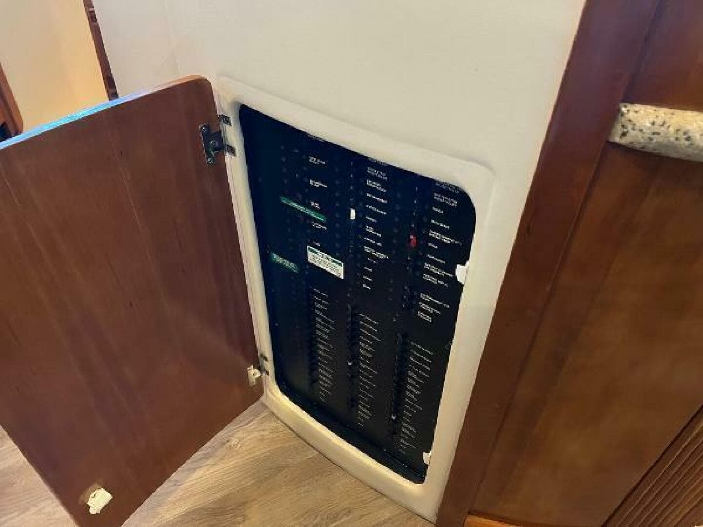 2001 Carver 450 Voyager Pilothouse — photo 67