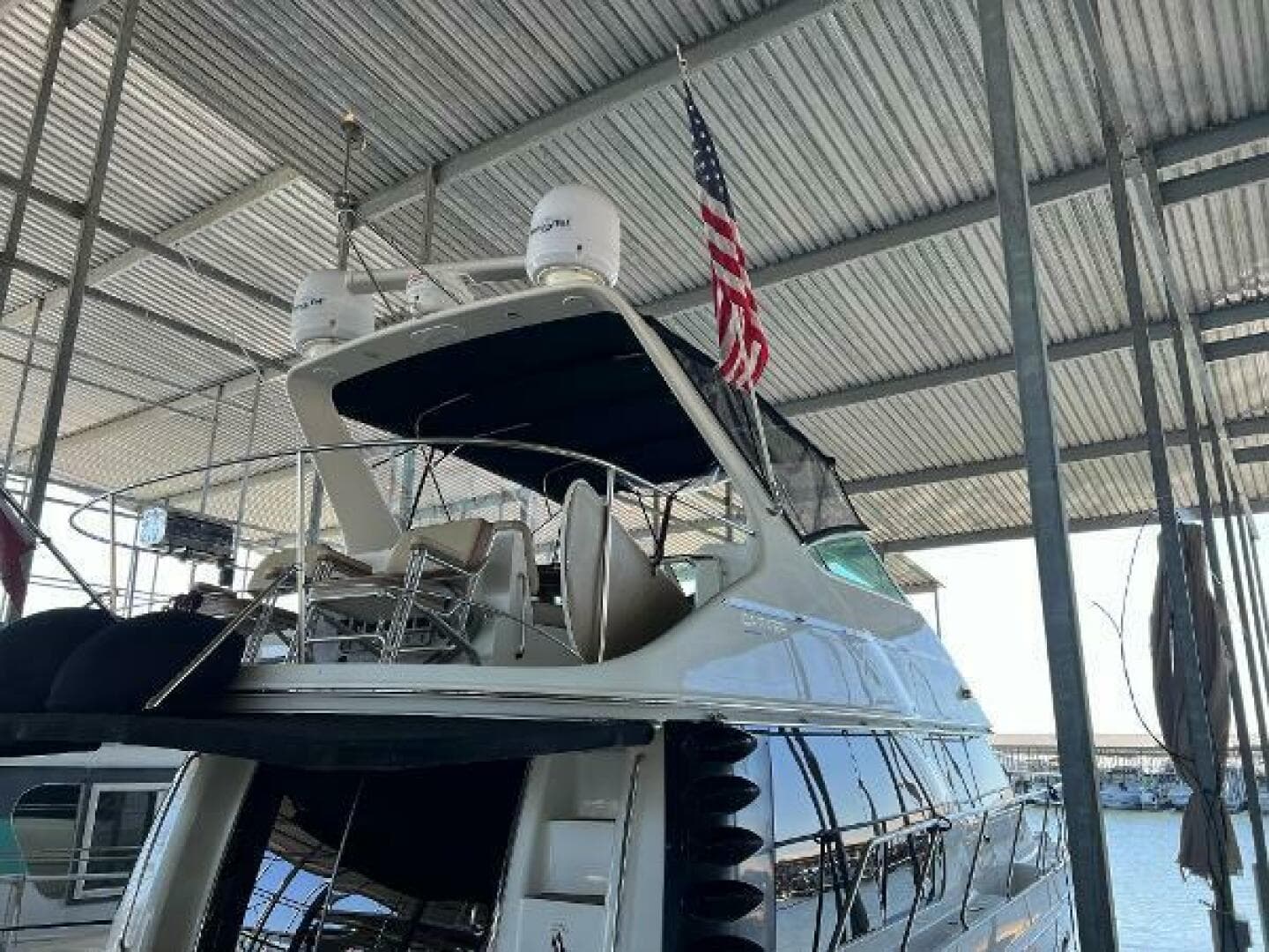 2001 Carver 450 Voyager Pilothouse — photo 16