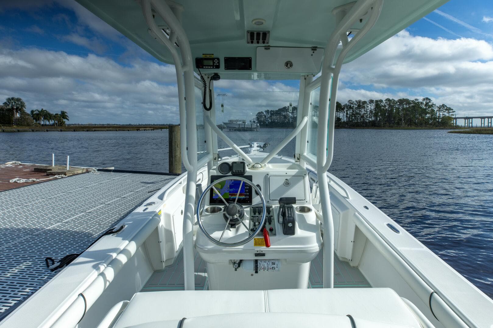 2024 Everglades 243 CC — photo 9