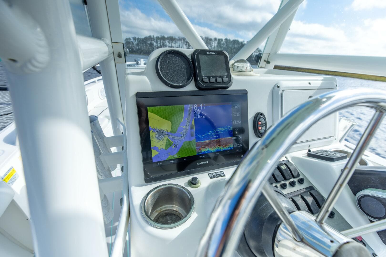 2024 Everglades 243 CC — photo 12