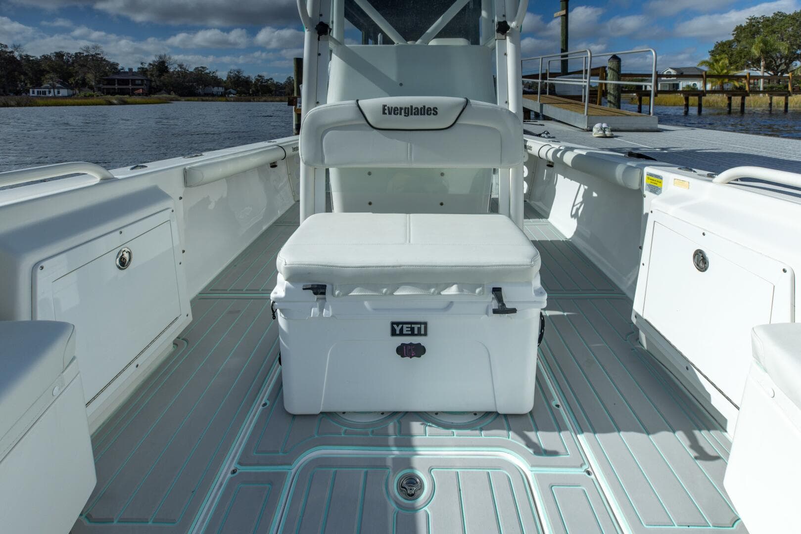 2024 Everglades 243 CC — photo 13