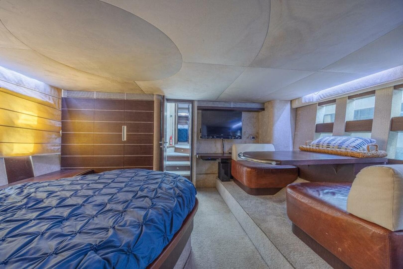 2009 Azimut 68S — photo 26