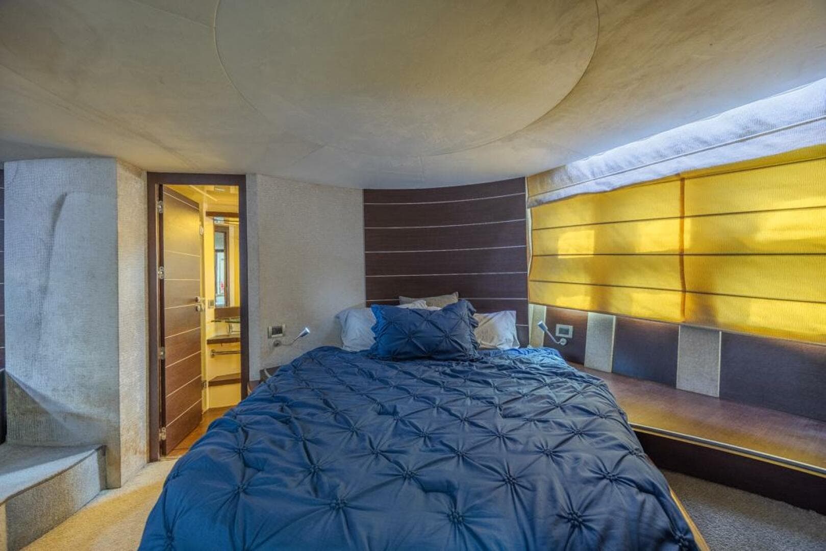 2009 Azimut 68S — photo 28