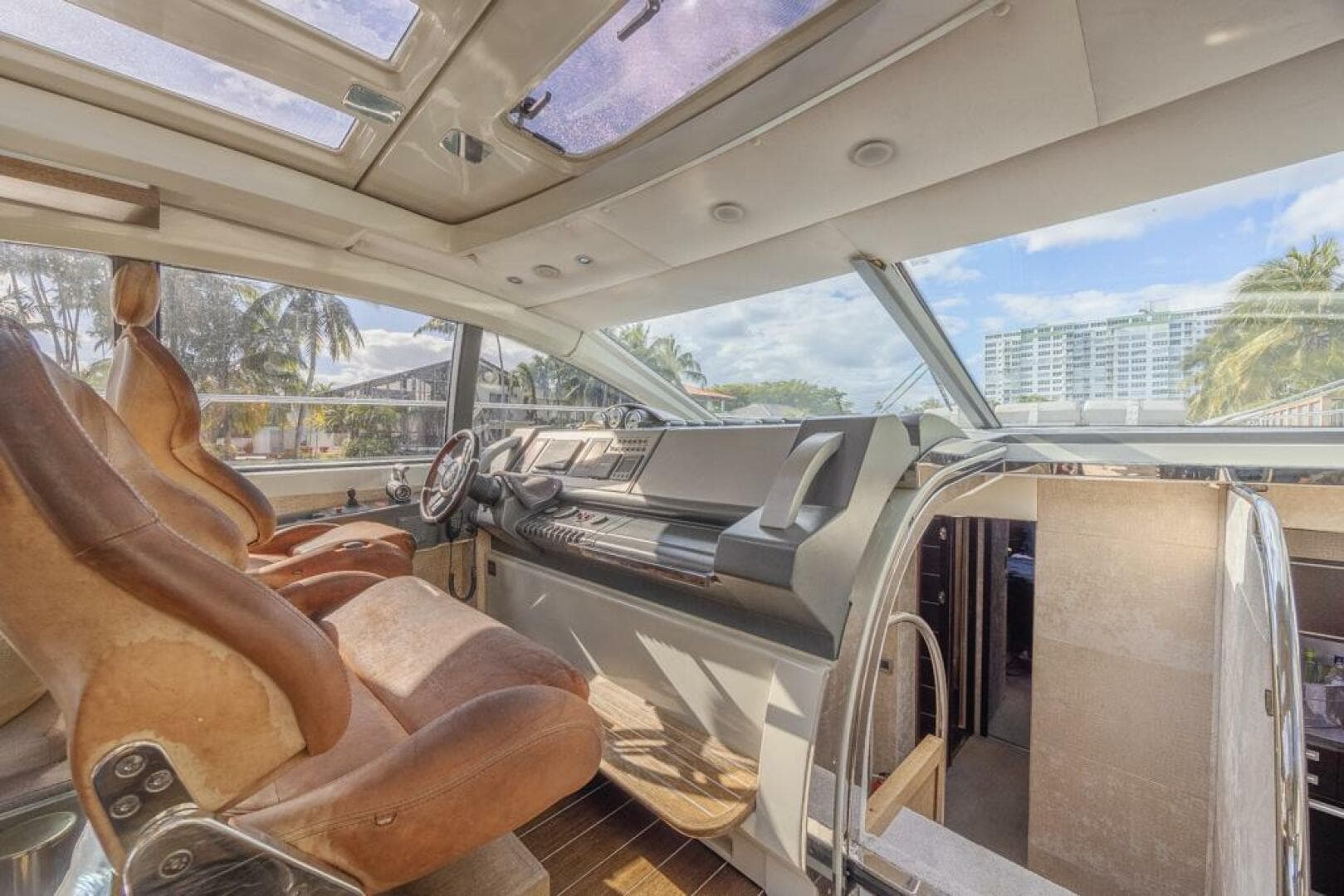 2009 Azimut 68S — photo 13