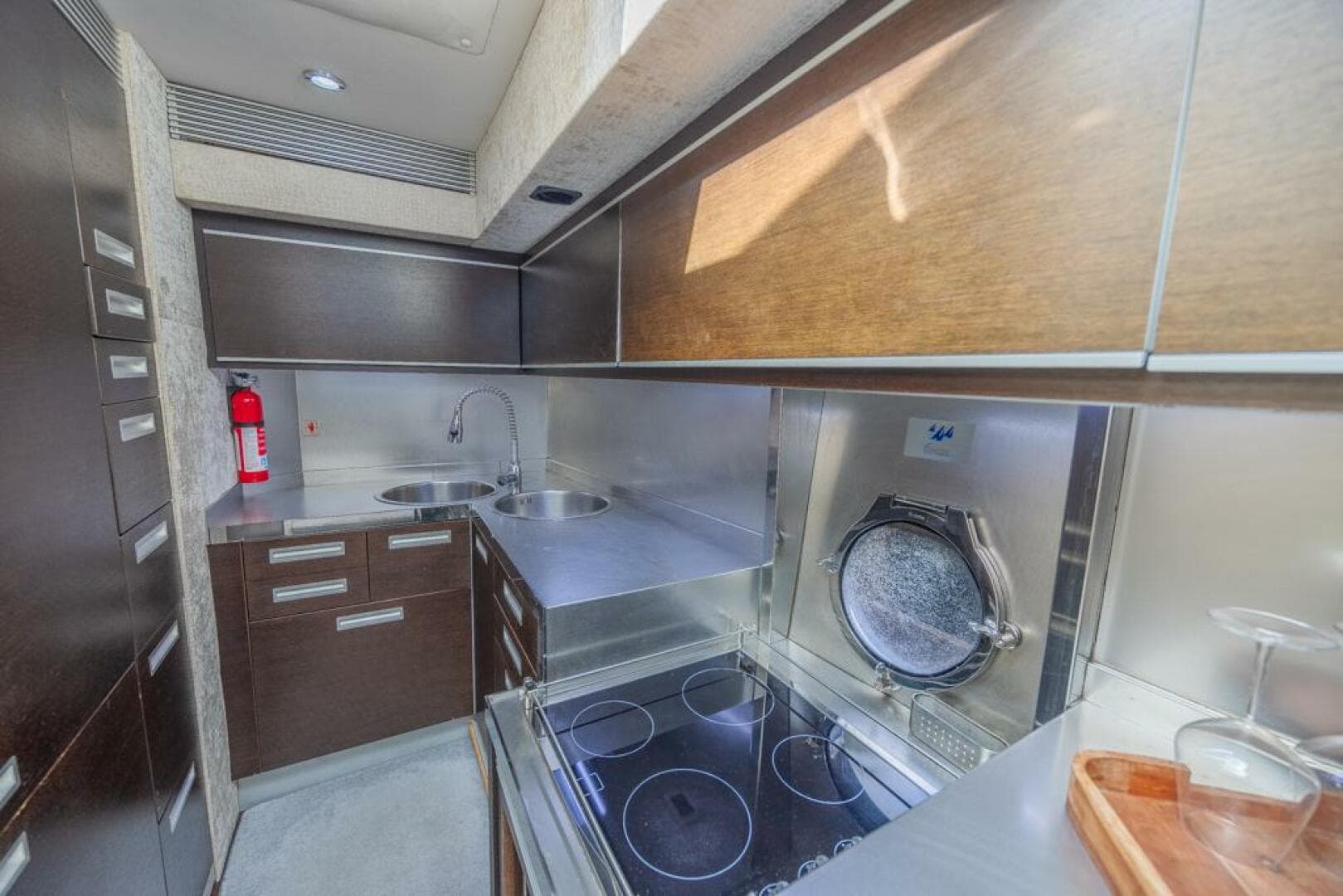 2009 Azimut 68S — photo 20