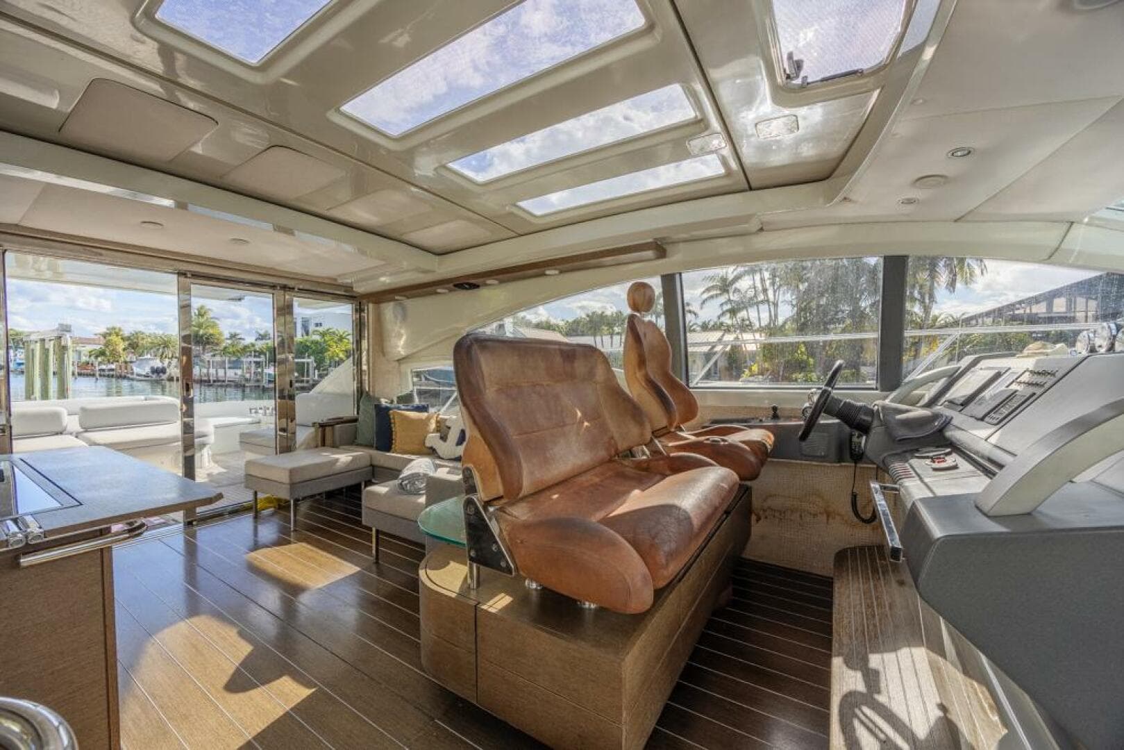 2009 Azimut 68S — photo 11