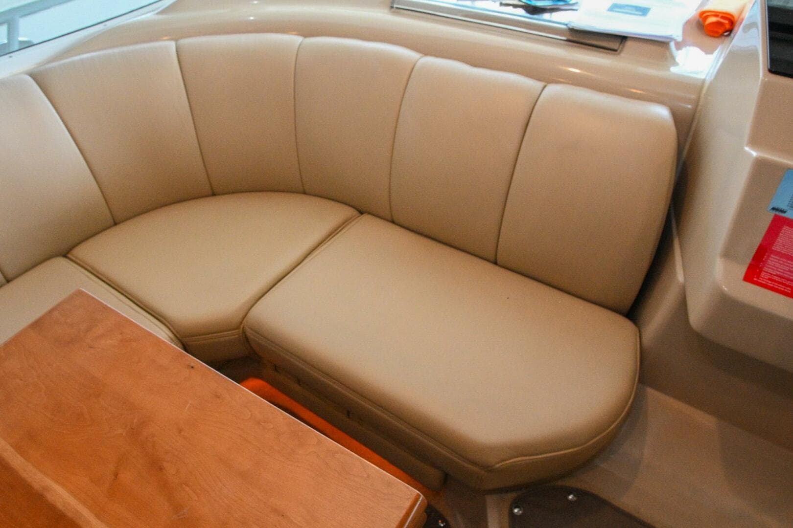 2002 Cruisers Yachts 5000 Sedan Sport — photo 44