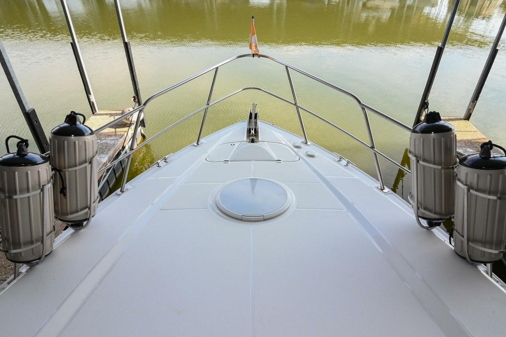 2002 Cruisers Yachts 5000 Sedan Sport — photo 118