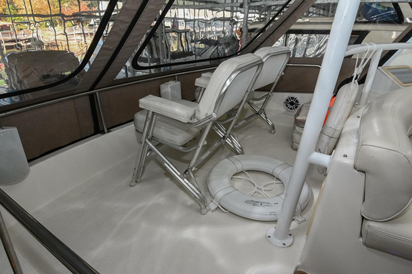 2002 Cruisers Yachts 5000 Sedan Sport — photo 94