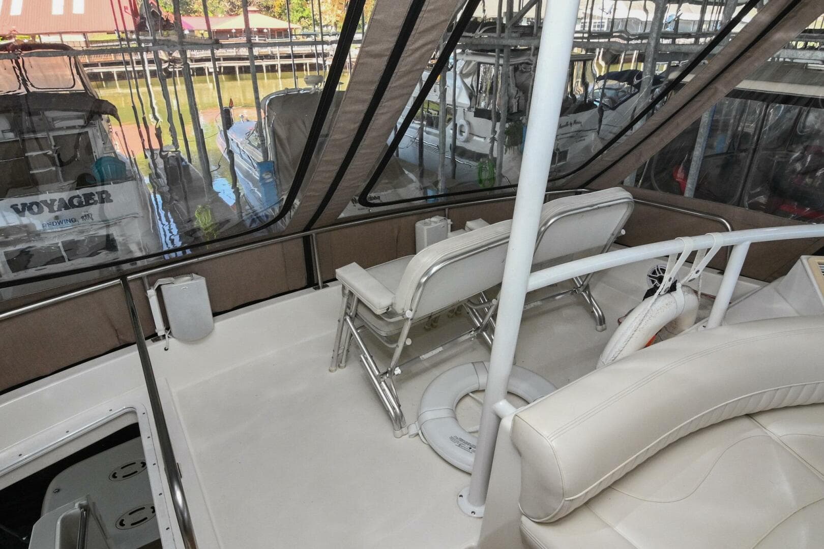 2002 Cruisers Yachts 5000 Sedan Sport — photo 93