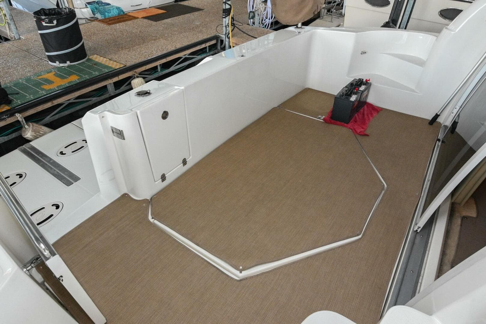 2002 Cruisers Yachts 5000 Sedan Sport — photo 17