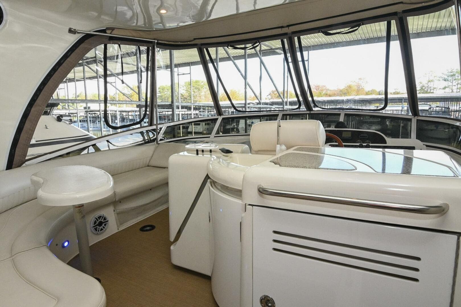 2002 Cruisers Yachts 5000 Sedan Sport — photo 92