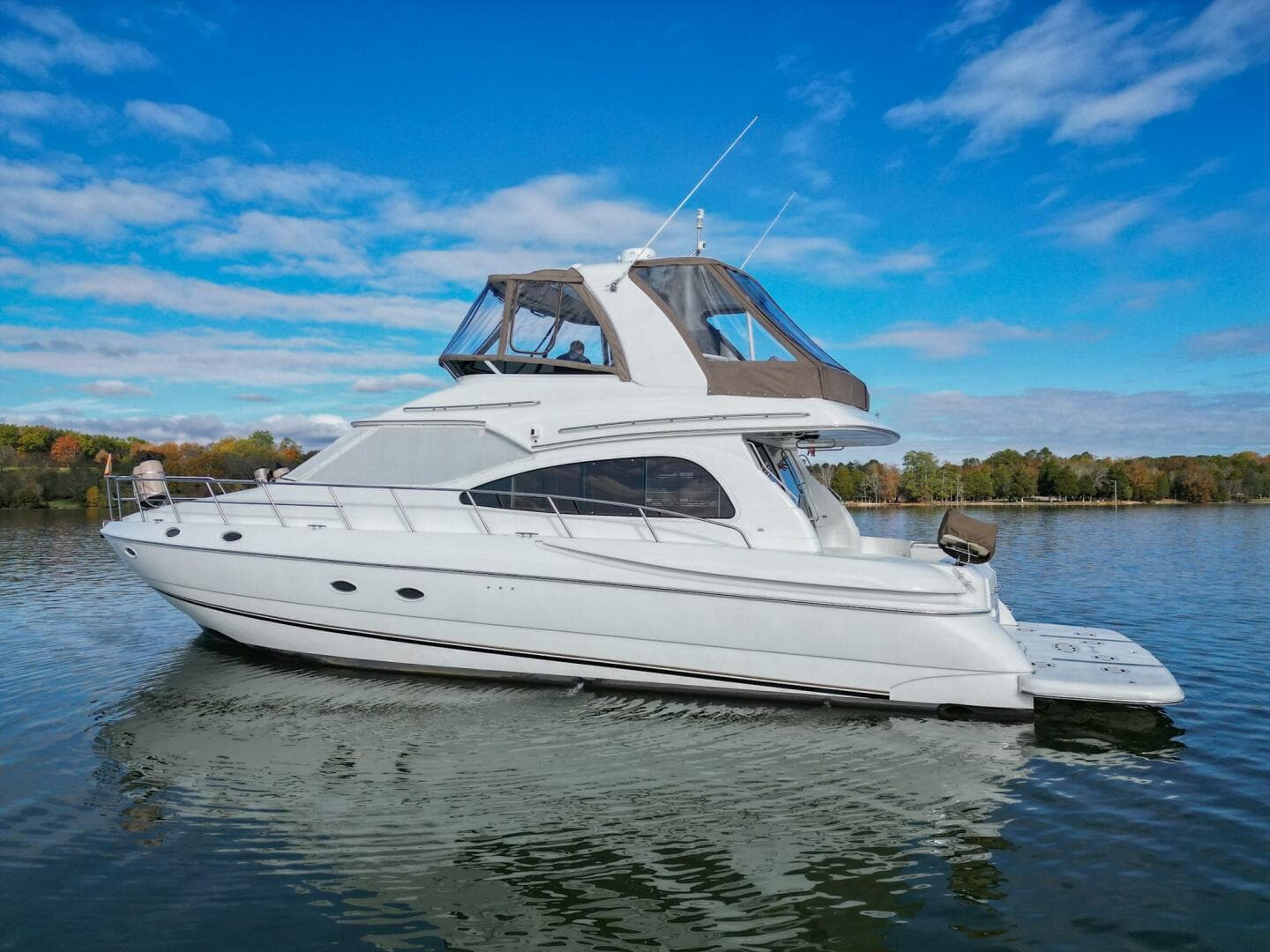 2002 Cruisers Yachts 5000 Sedan Sport — photo 3