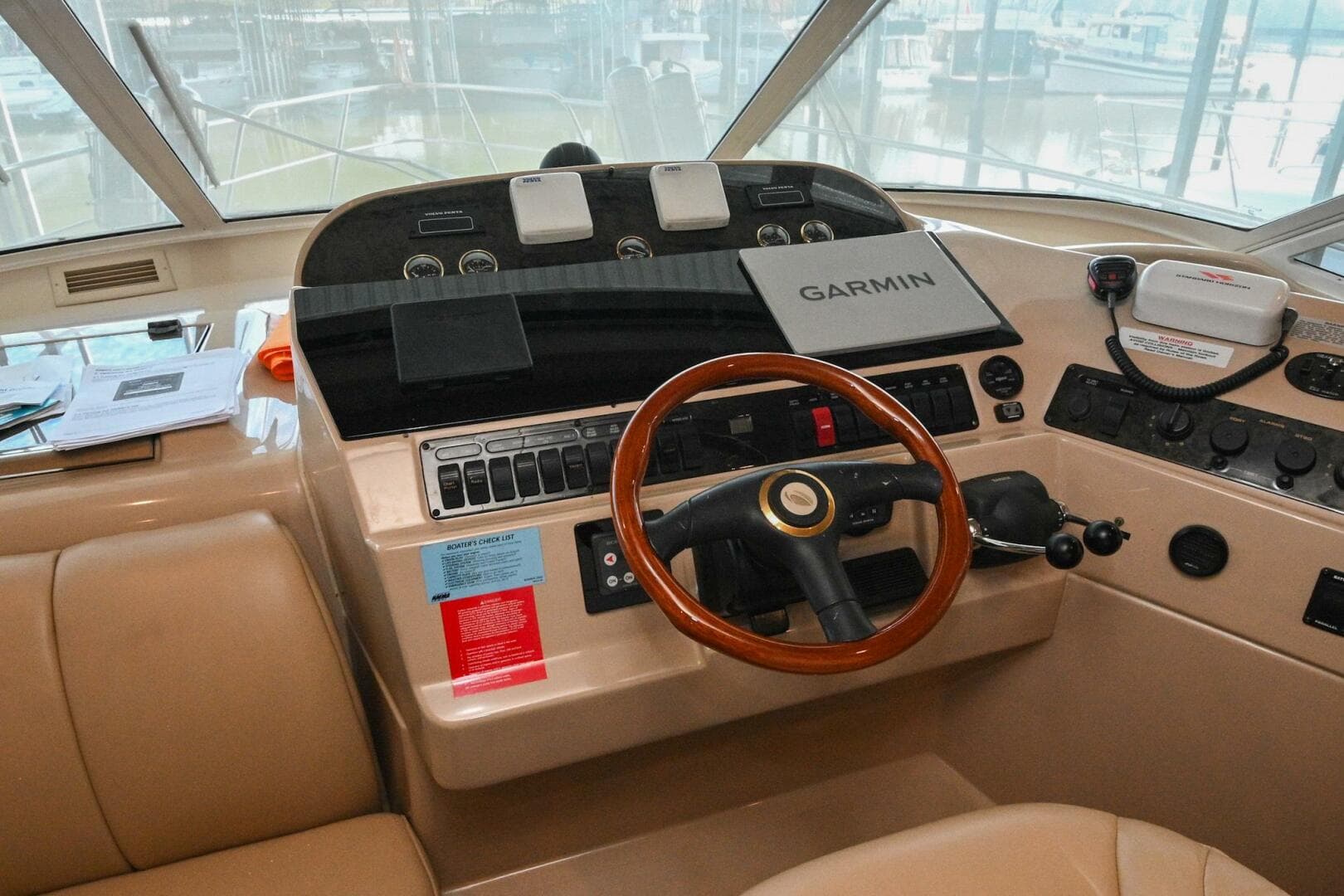 2002 Cruisers Yachts 5000 Sedan Sport — photo 48