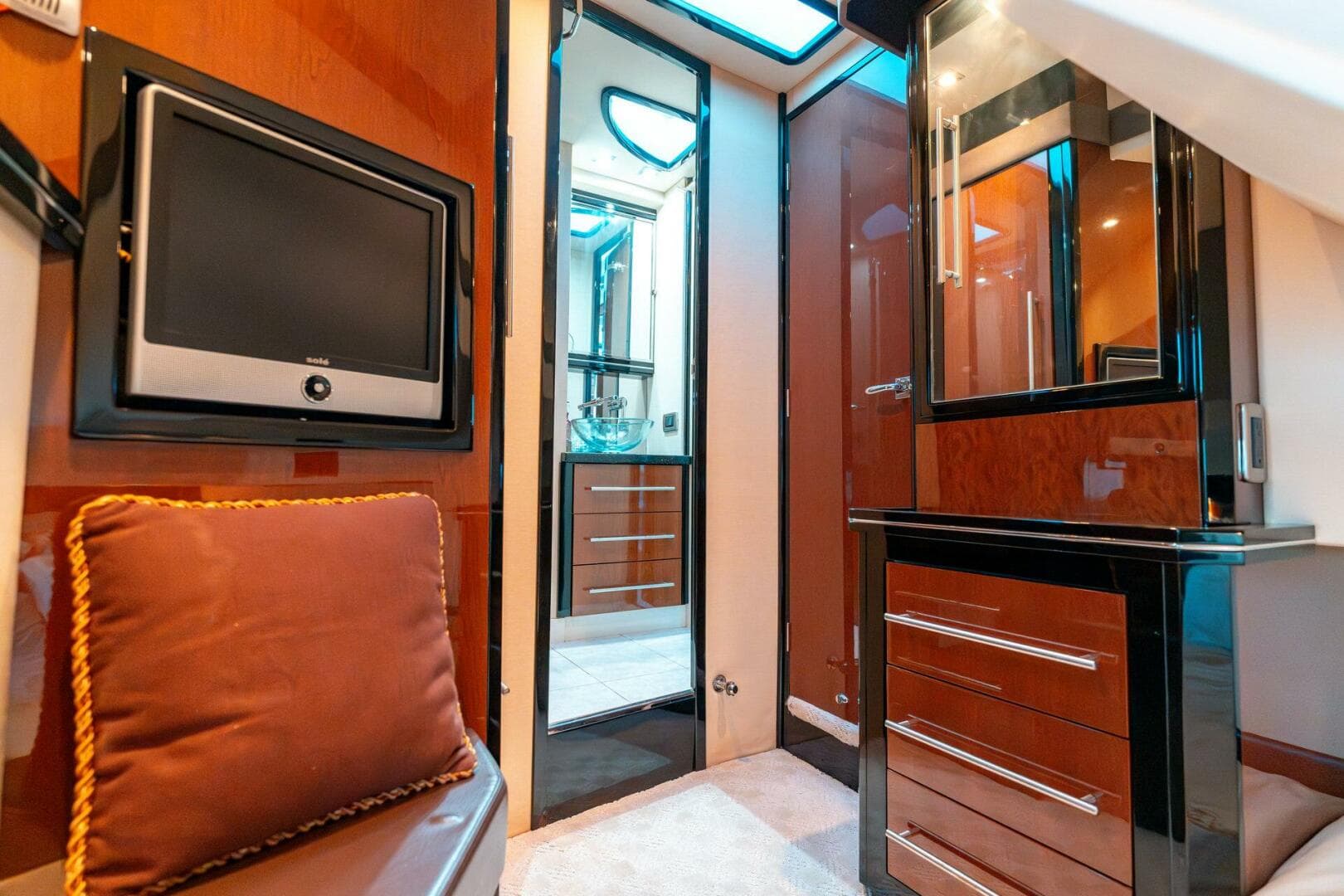 2009 Marquis — photo 87