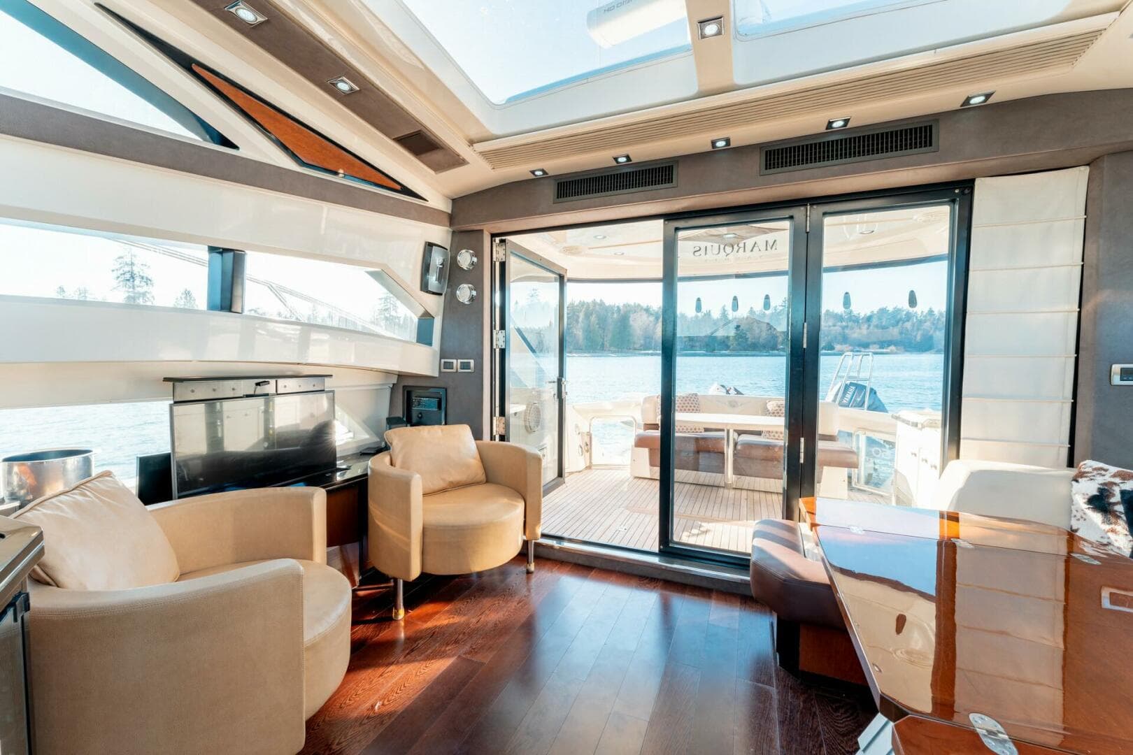 2009 Marquis — photo 31