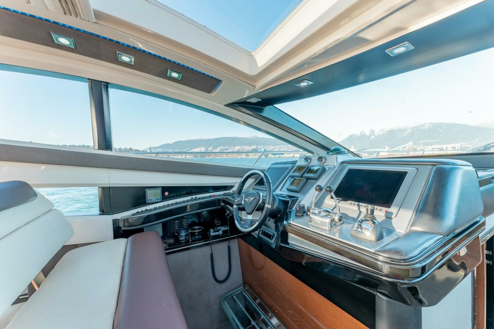 2009 Marquis — photo 38