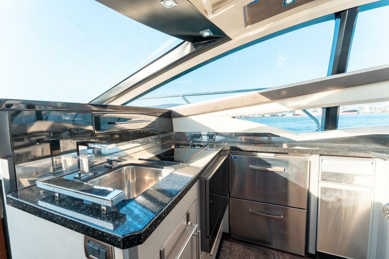 2009 Marquis — photo 41