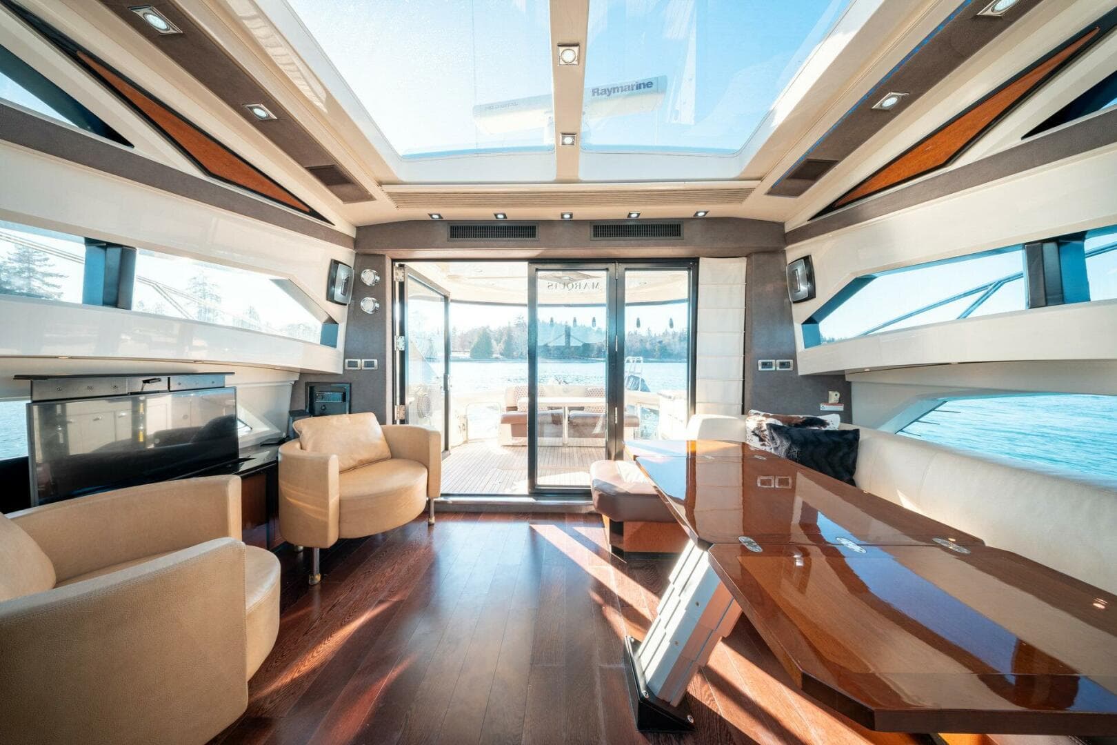 2009 Marquis — photo 33