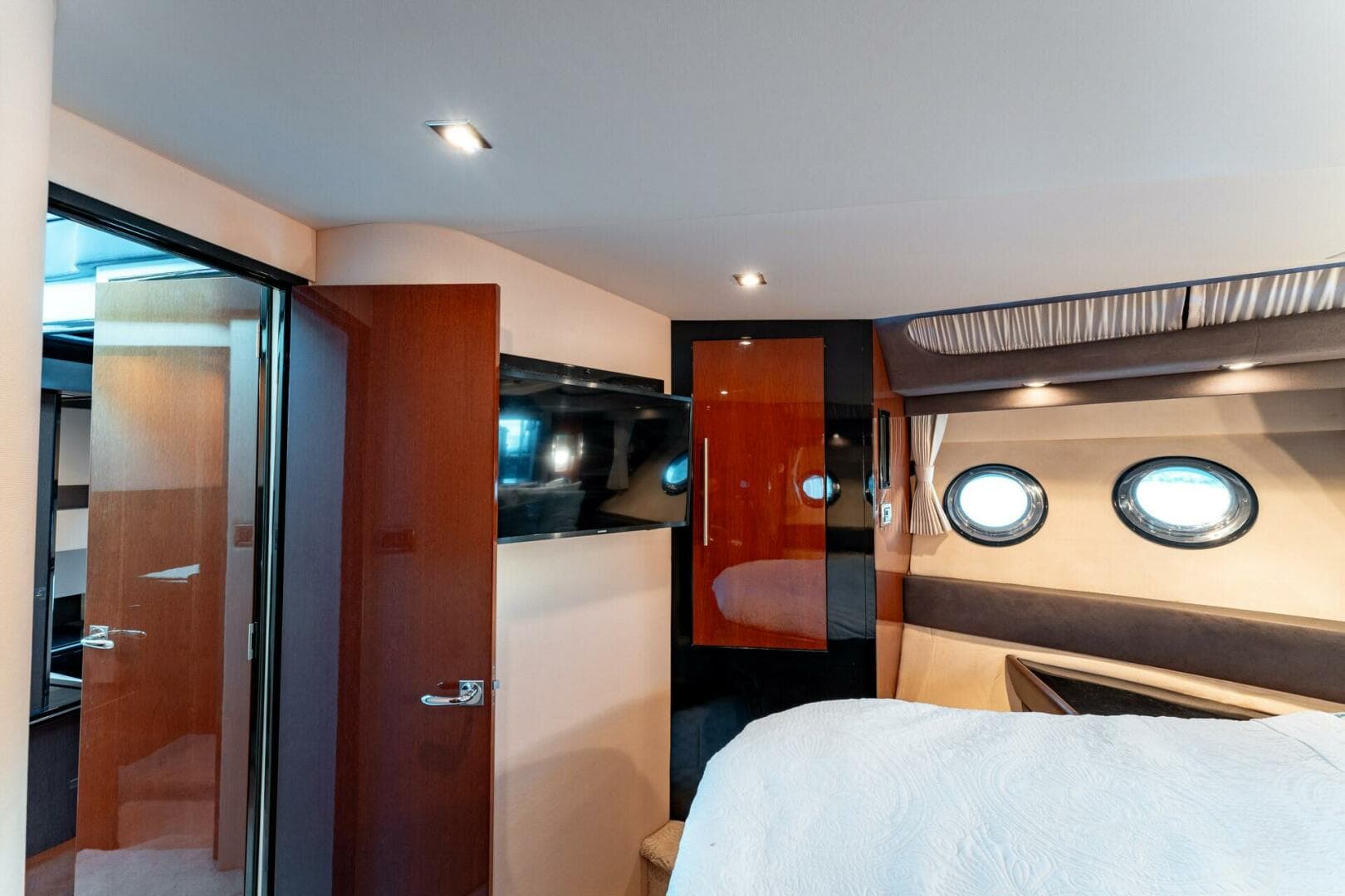 2009 Marquis — photo 77