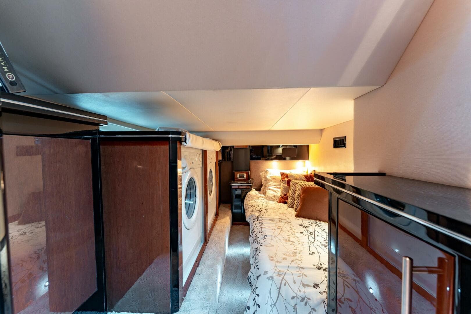 2009 Marquis — photo 82