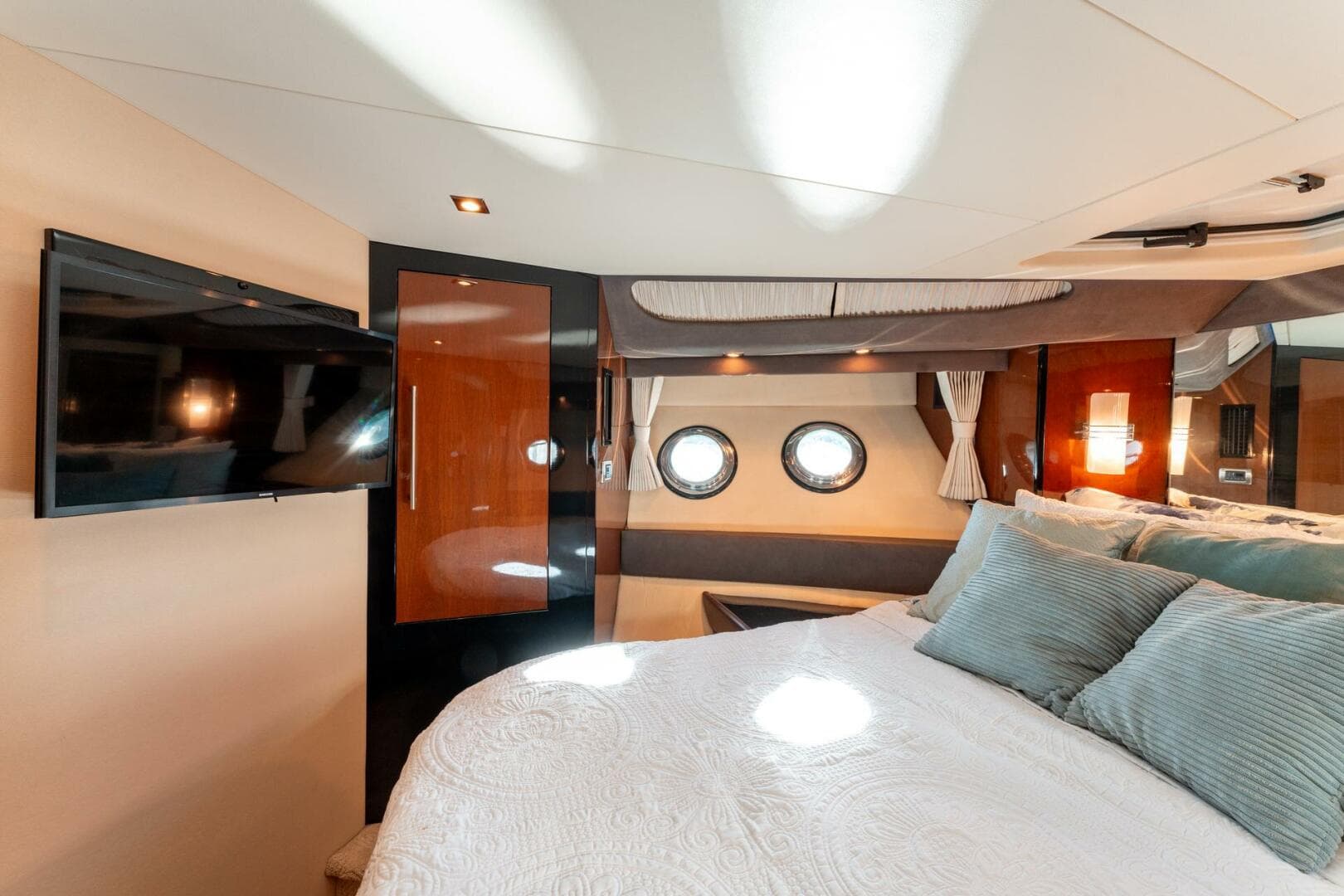 2009 Marquis — photo 29