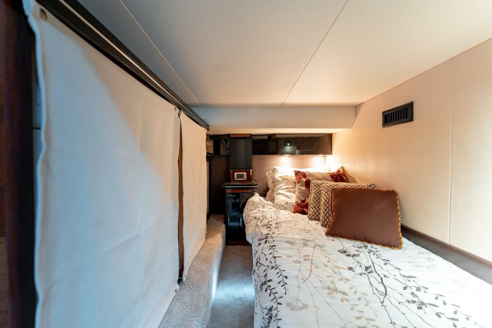 2009 Marquis — photo 84