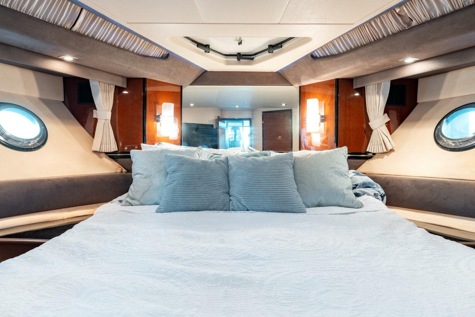 2009 Marquis — photo 73