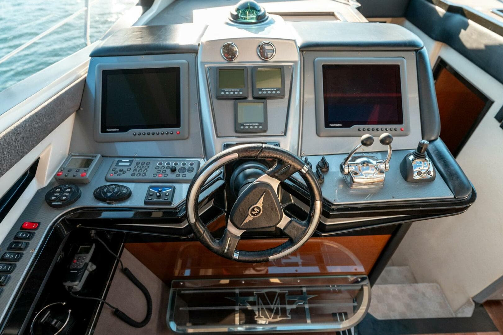 2009 Marquis — photo 59