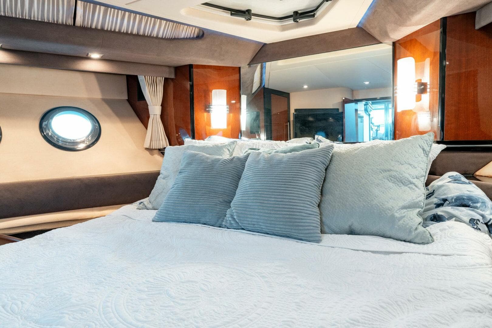 2009 Marquis — photo 74