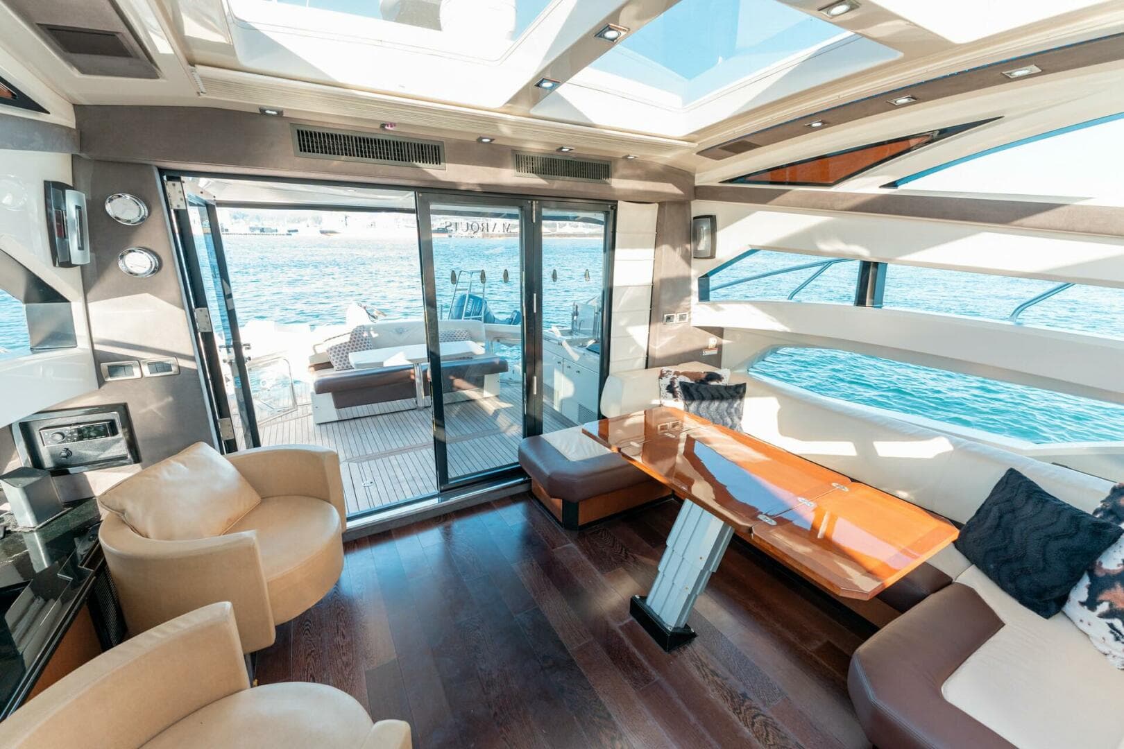 2009 Marquis — photo 47