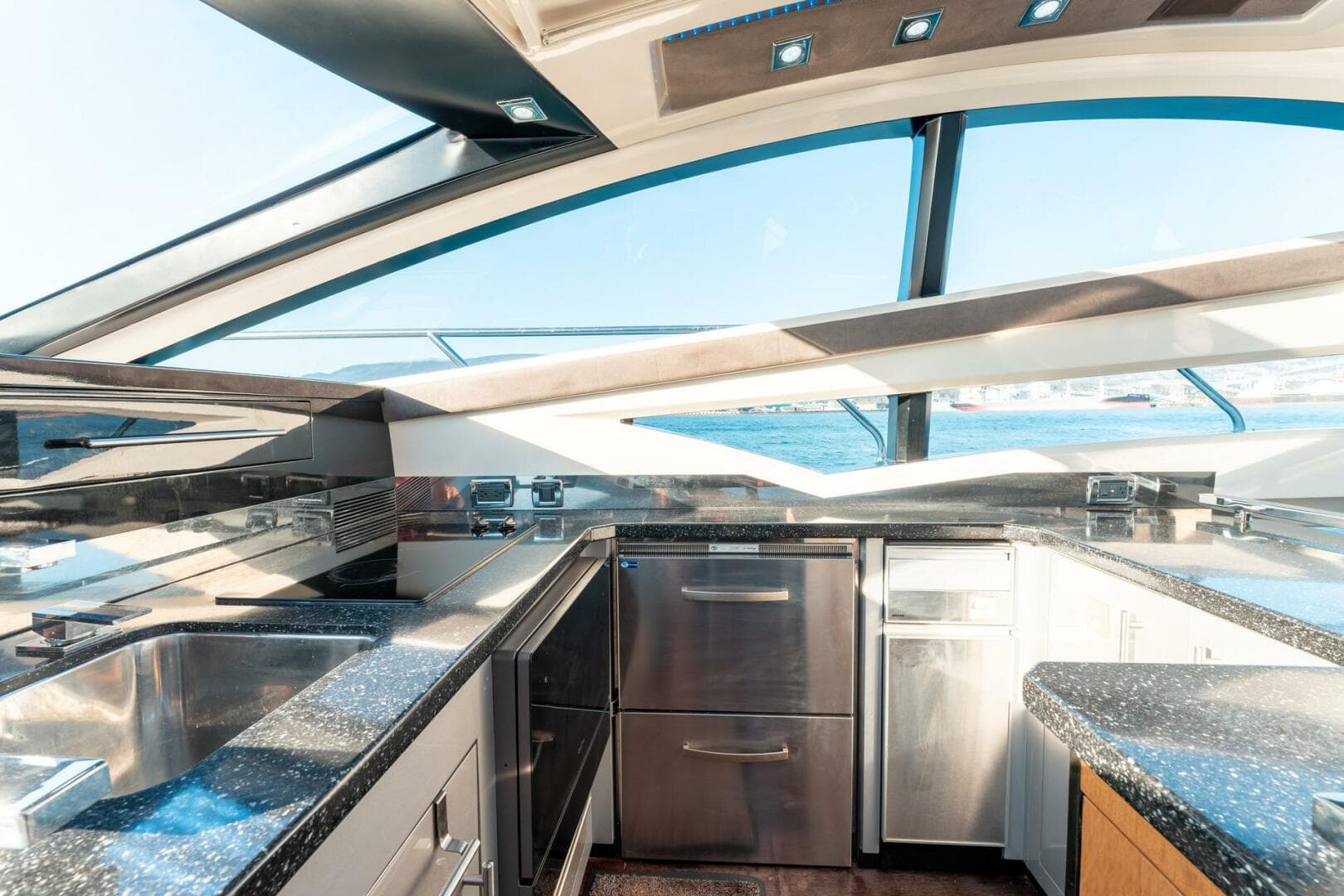 2009 Marquis — photo 42