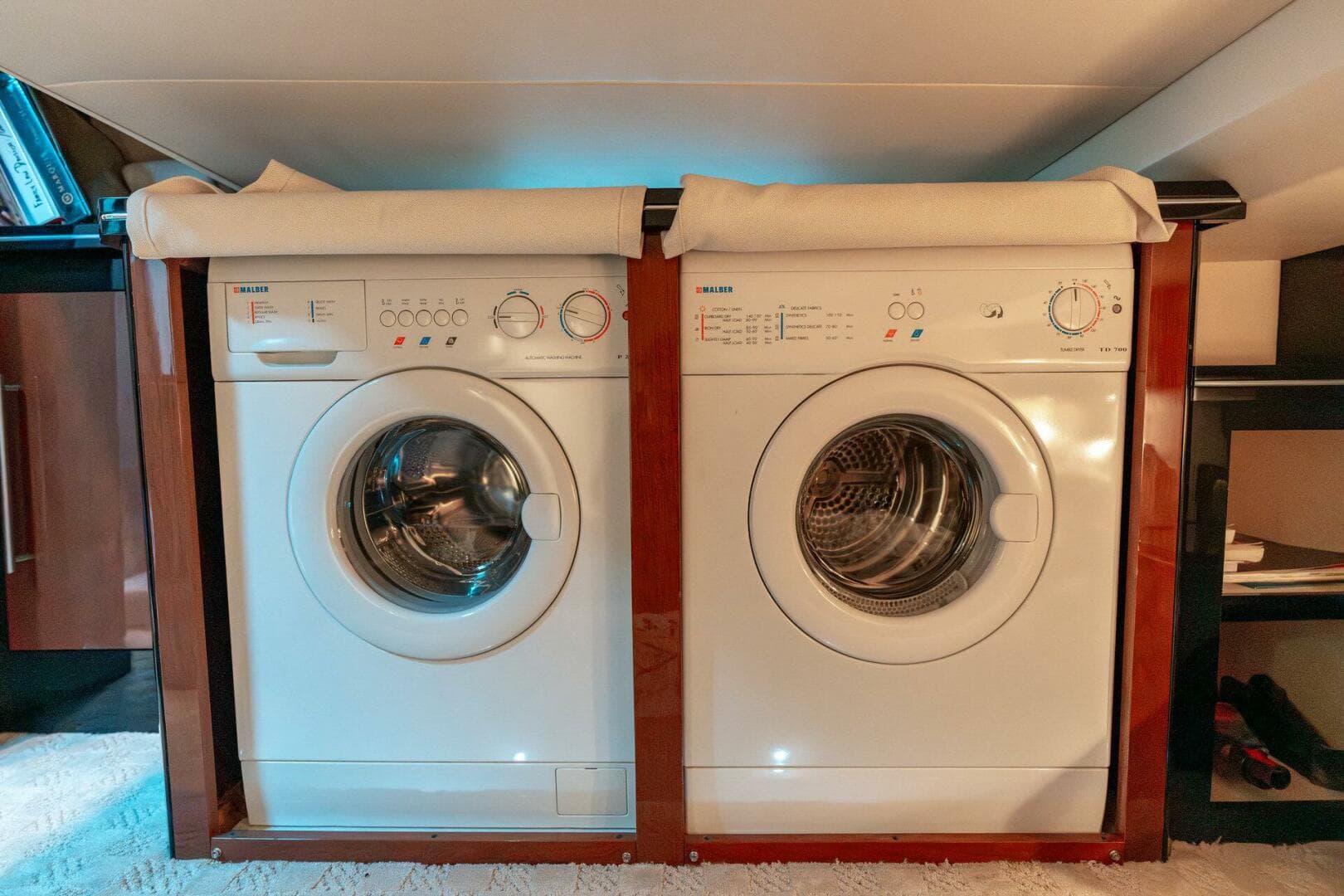 2009 Marquis — photo 90